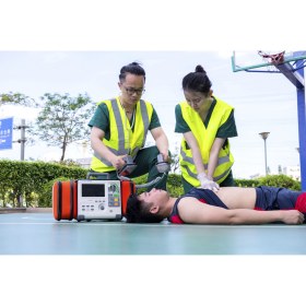 Νοσοκομείακος Απινιδωτής διφασικός Comen S8  με μόνιτορ NIBP/SPO2/TEMP 