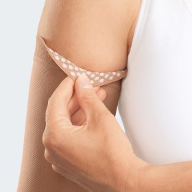  Medi Esprit CCL2 lymphedema with palm sleeve with silicone - 