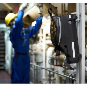 Escape hood with Saver CF oxygen supply device - 