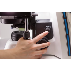 ZEISS Primostar 3 binocular microscope with fixed Köhler illumination 40×–1000× (4)